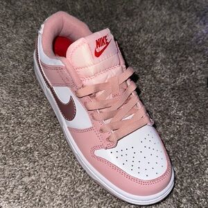 Nike Dunk Low Pink Velvet